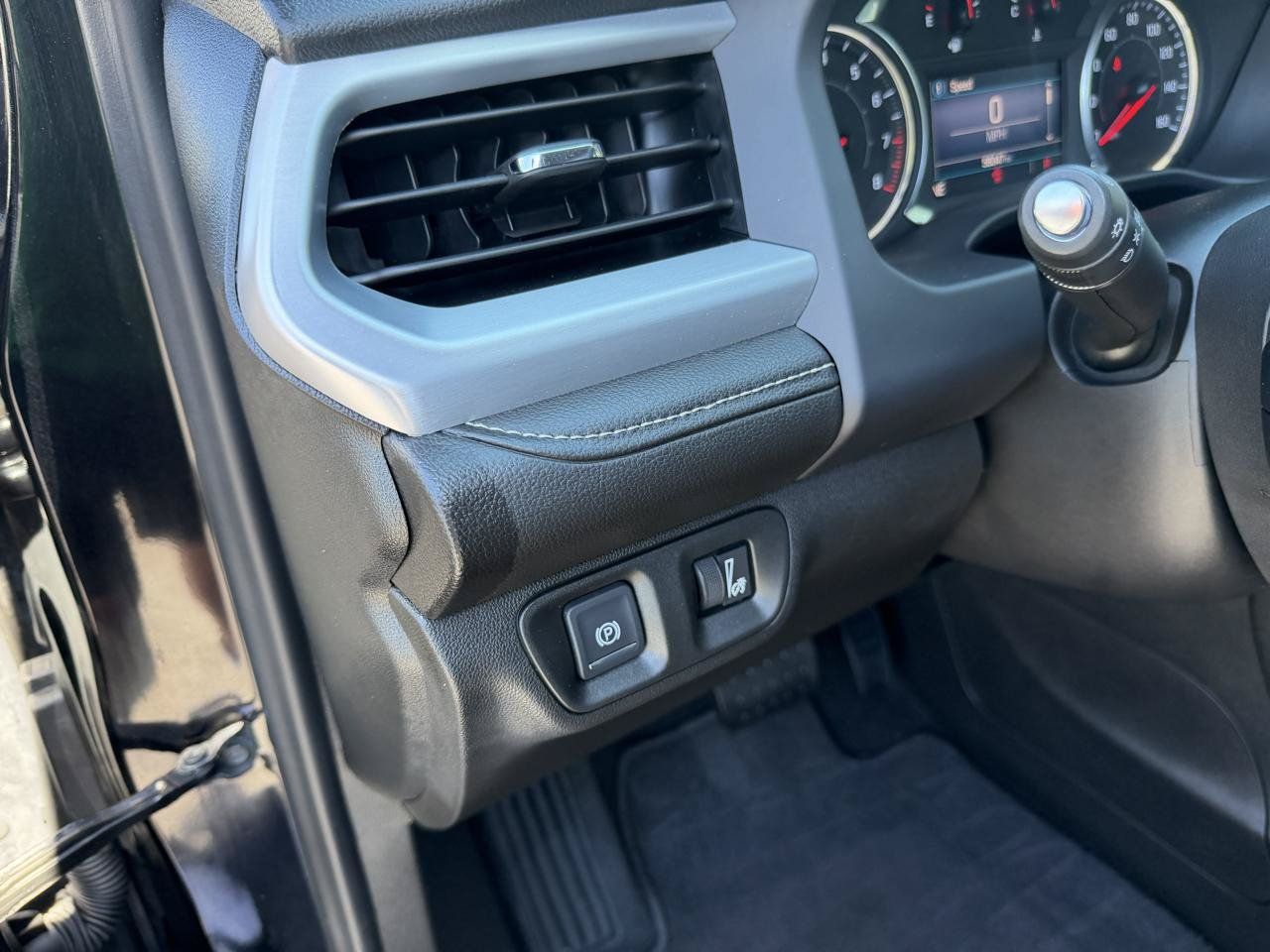 Used 2021 GMC Acadia SLE w/ Driver Convenience Package AWD/4WD image 10