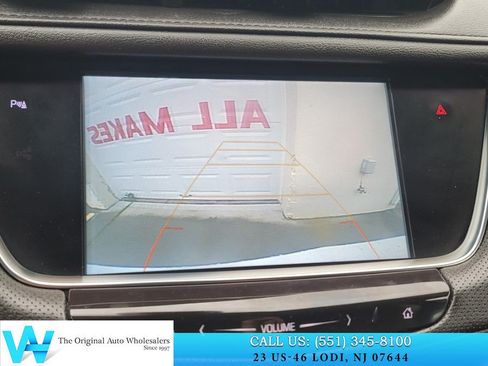 Used 2018 Cadillac XT5 Luxury w/ Driver Awareness Package FWD image 19
