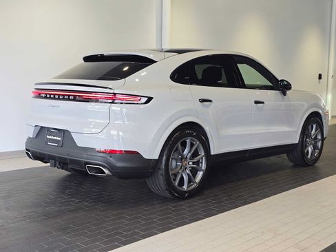 Used 2025 Porsche Cayenne Coupe AWD/4WD image 7