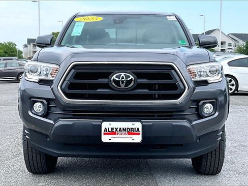Used 2023 Toyota Tacoma SR5 AWD/4WD image 3