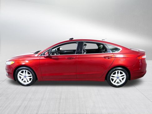 Used 2013 Ford Fusion SE FWD image 4
