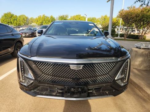 Used 2024 Cadillac Lyriq Luxury RWD image 2