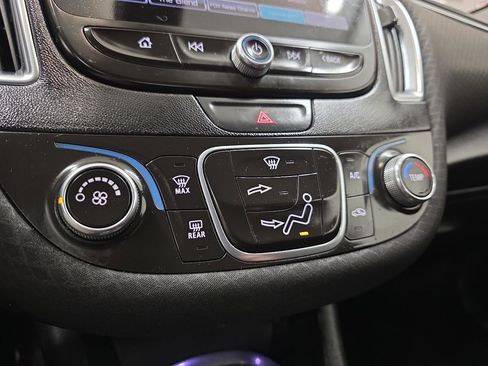 Used 2018 Chevrolet Malibu LT image 53