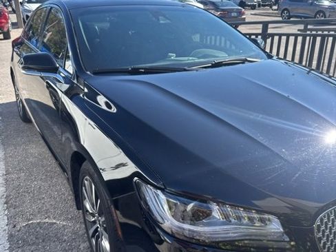 Used 2019 Lincoln MKZ Premiere image 2