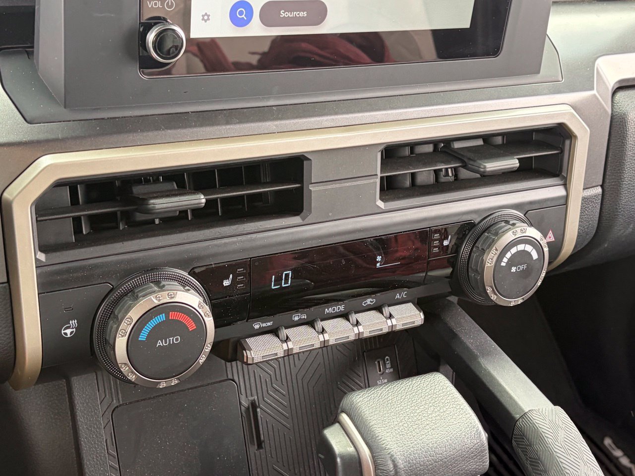 Used 2025 Toyota Tacoma SR5 RWD image 9