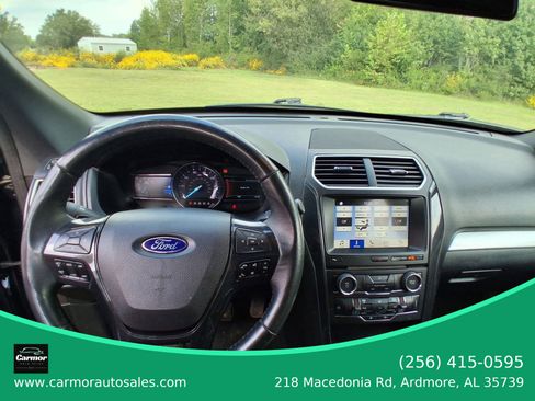 Used 2017 Ford Explorer XLT w/ Equipment Group 202A image 9