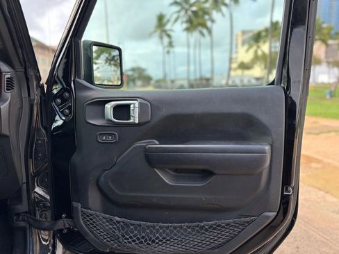 Used 2021 Jeep Gladiator Rubicon image 14