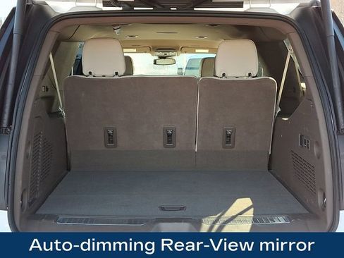Used 2025 GMC Yukon XL Denali image 32