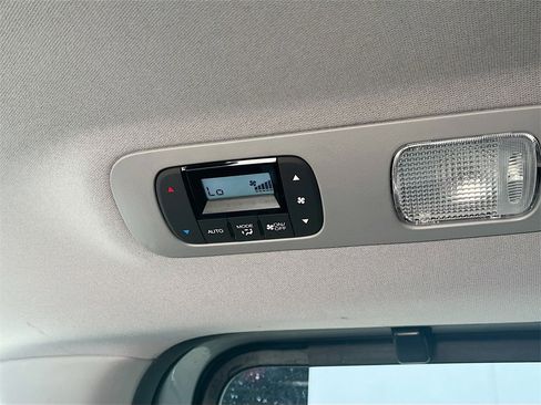 Used 2023 Honda Odyssey EX-L image 25