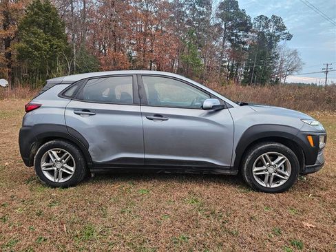 Used 2021 Hyundai Kona SE w/ Cargo Package image 6