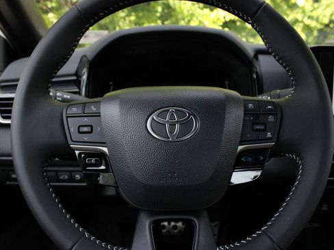 New 2026 Toyota Camry SE FWD image 27