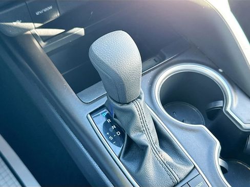 Used 2022 Toyota Camry LE image 17