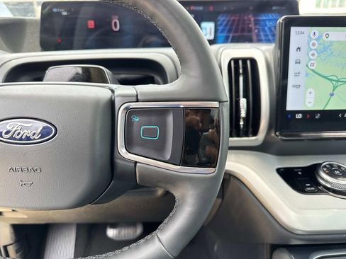 Used 2025 Ford Expedition Max Active RWD image 26