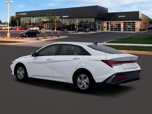 New 2026 Hyundai Elantra SE image 4