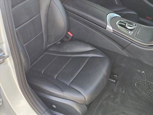 Used 2020 Mercedes-Benz C 300 4MATIC Sedan image 22