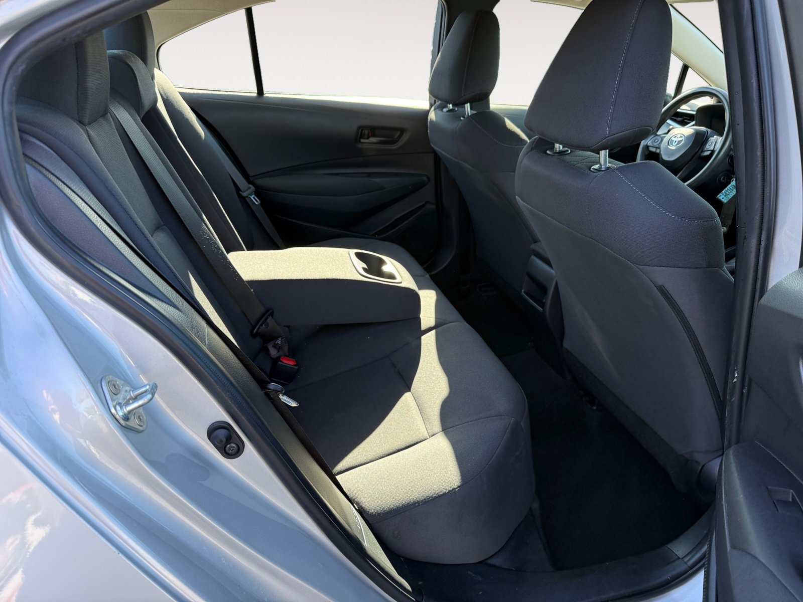 Used 2022 Toyota Corolla LE FWD image 18