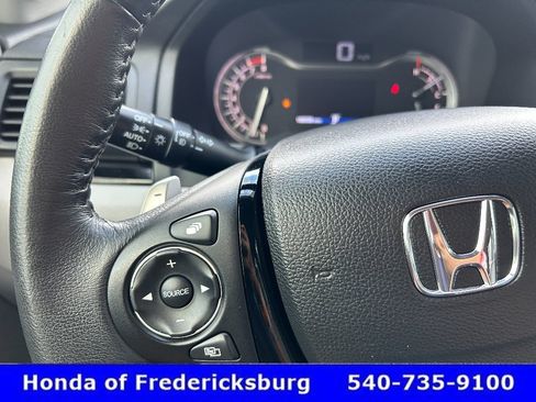 Used 2017 Honda Pilot Touring image 19