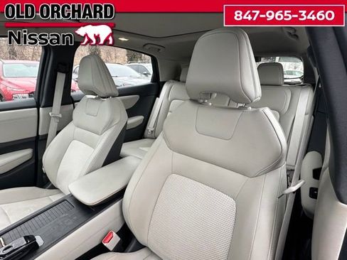 Used 2023 Nissan Ariya AWD image 11