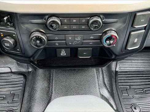 Used 2023 Ford F350 XL w/ 360-Degree Camera Package AWD/4WD image 22