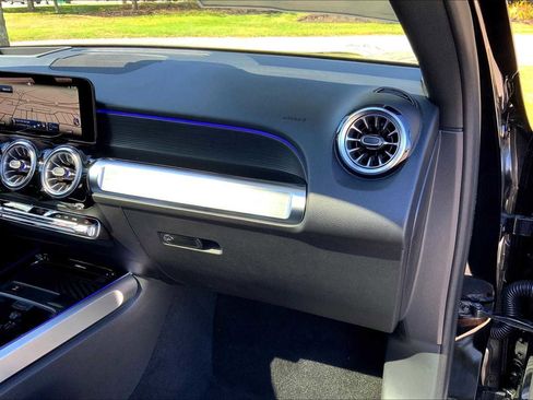 New 2026 Mercedes-Benz GLB 250 4MATIC image 10