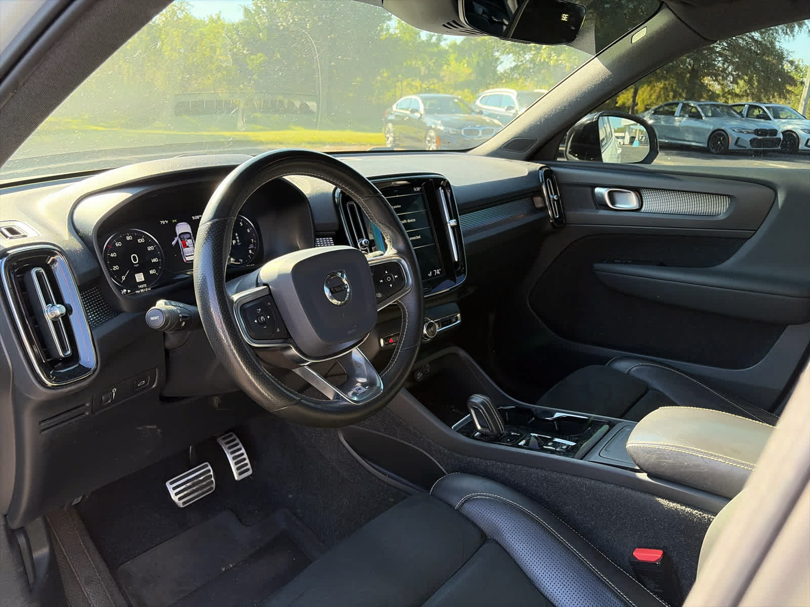 Used 2020 Volvo XC40 T5 R-Design AWD/4WD image 7