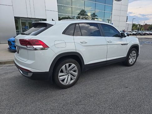 Used 2021 Volkswagen Atlas Cross Sport SE FWD image 4