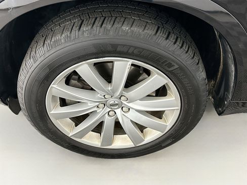 Used 2017 Volvo XC90 T6 Momentum w/ Vision Package image 11