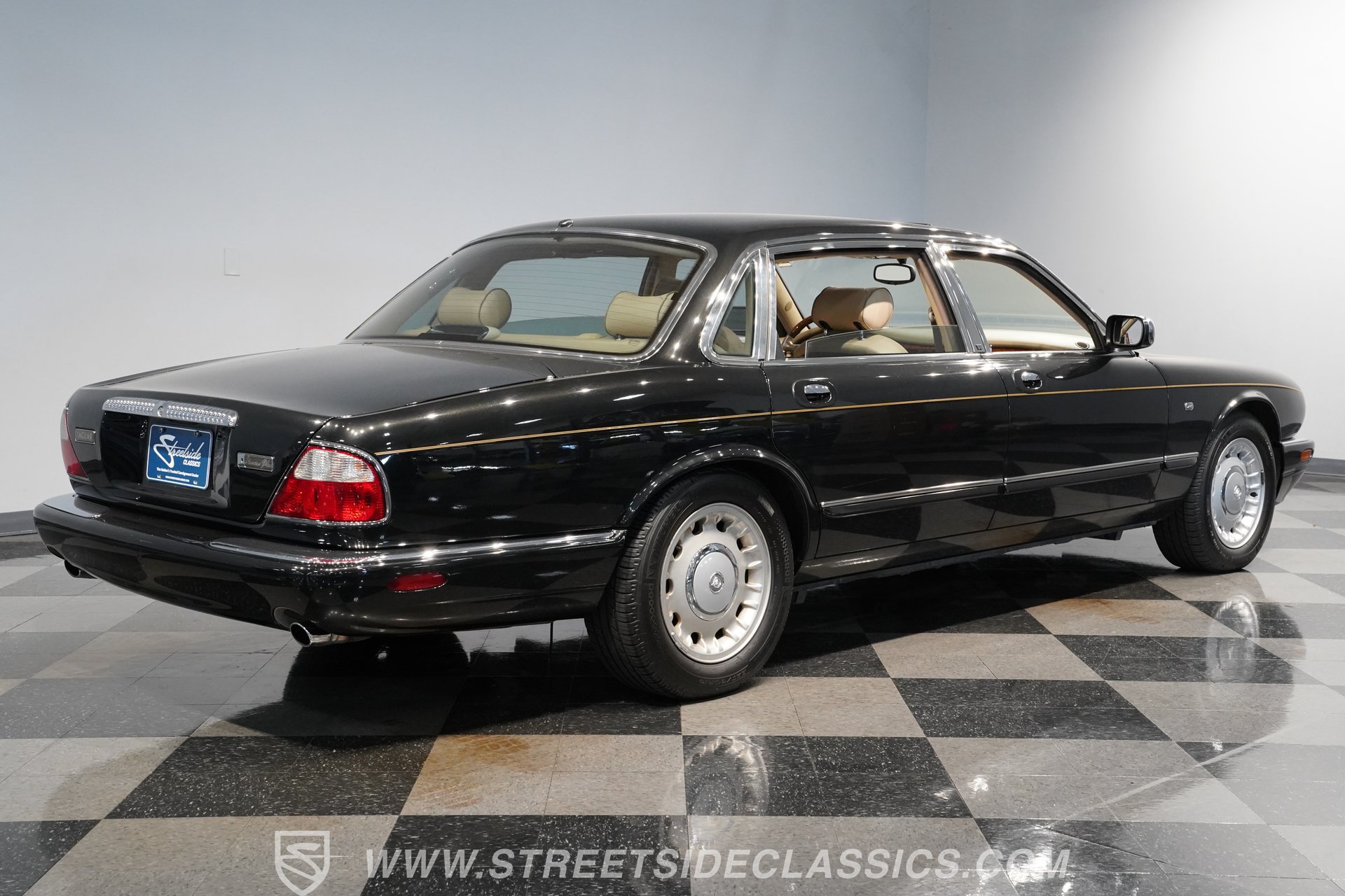 Used 1998 Jaguar XJ8 L RWD image 13