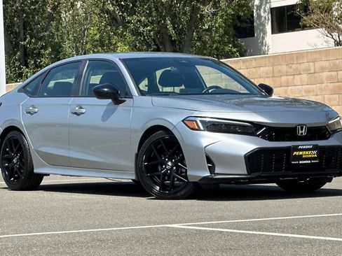 Used 2025 Honda Civic Sport image 2