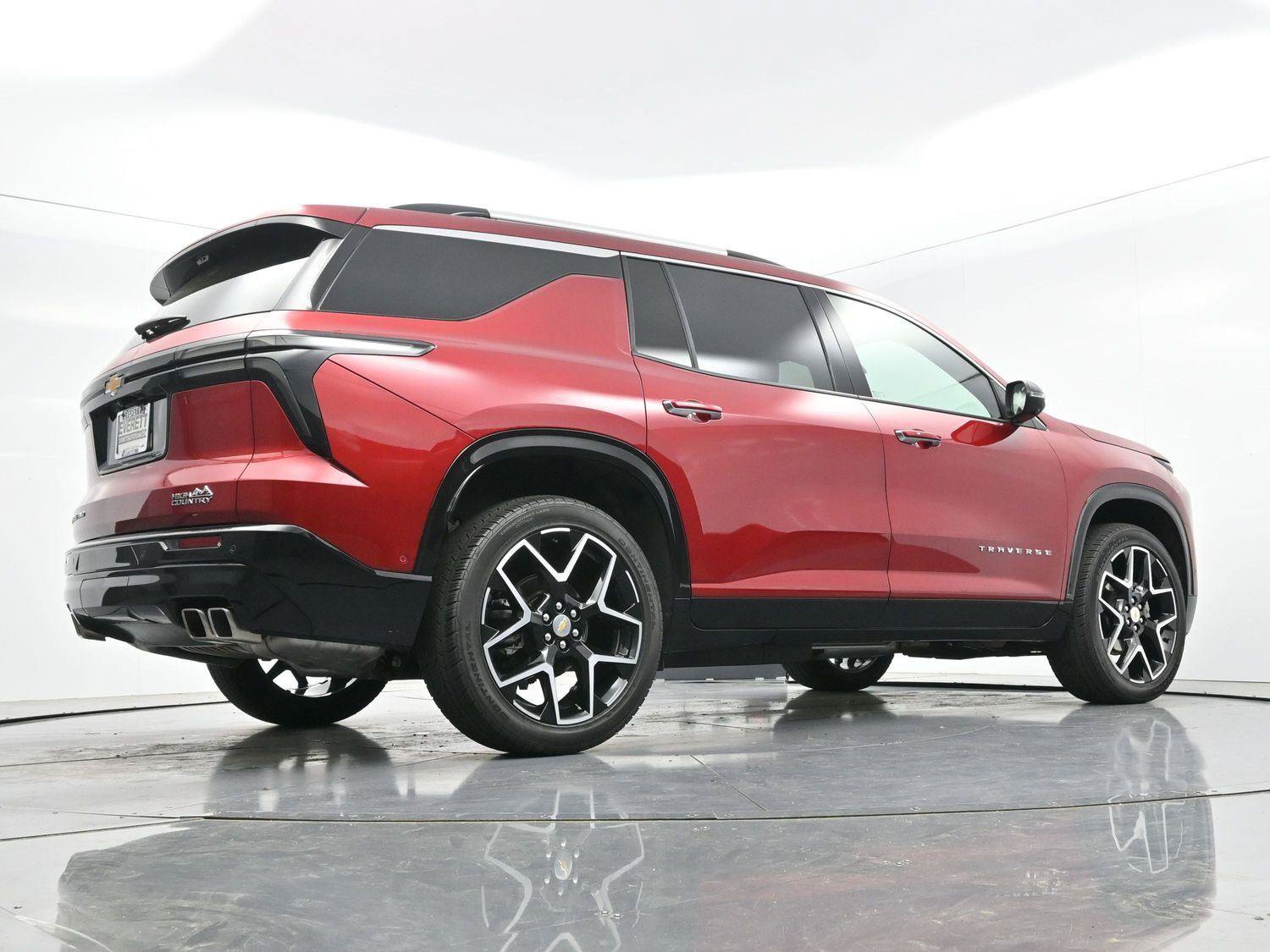 Used 2025 Chevrolet Traverse High Country AWD/4WD image 57