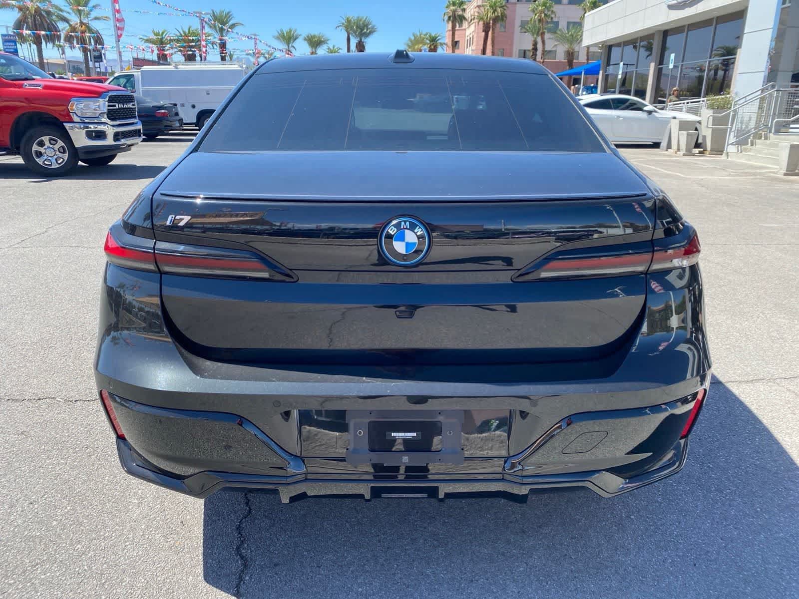 Used 2023 BMW i7 xDrive60 w/ Executive Package 2 AWD/4WD image 8