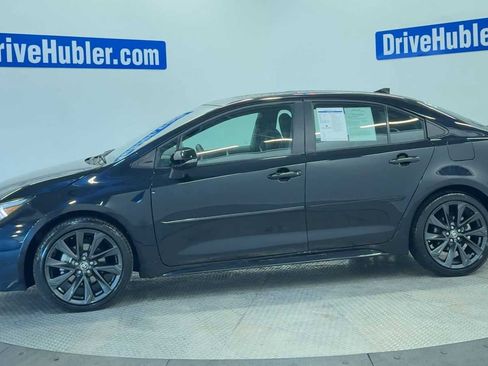 Used 2025 Toyota Corolla SE w/ SE Premium Package image 4