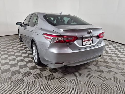 Used 2019 Toyota Camry LE w/ Convenience Package FWD image 5