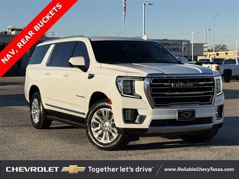 Used 2023 GMC Yukon XL SLT image 2