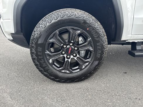 New 2025 GMC Canyon Elevation w/ Convenience Package image 10