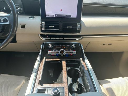 Used 2020 Lincoln Navigator 2WD image 20