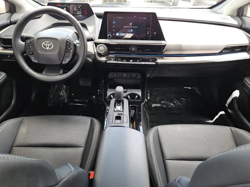 Used 2025 Toyota Prius XLE FWD image 12