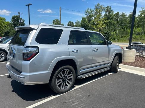 Used 2022 Toyota 4Runner Limited AWD/4WD image 5