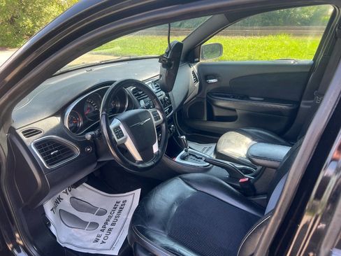 Used 2014 Chrysler 200 Limited w/ 200 S V6 Premium Group image 3