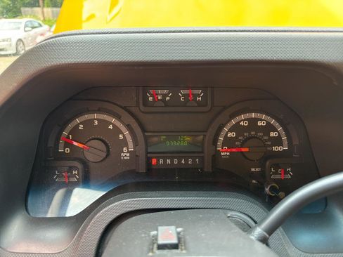 Used 2019 Ford E-350 and Econoline 350 Super Duty image 30