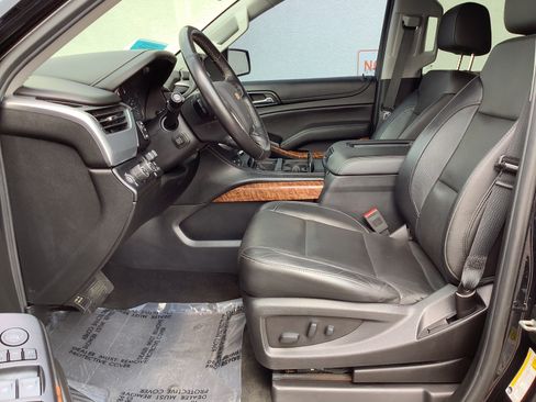 Used 2018 Chevrolet Suburban Premier AWD/4WD image 14
