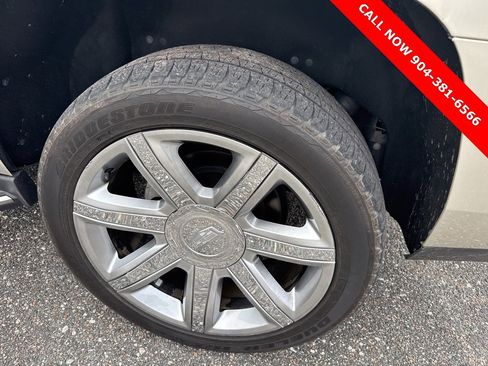 Used 2017 Cadillac Escalade Luxury image 26