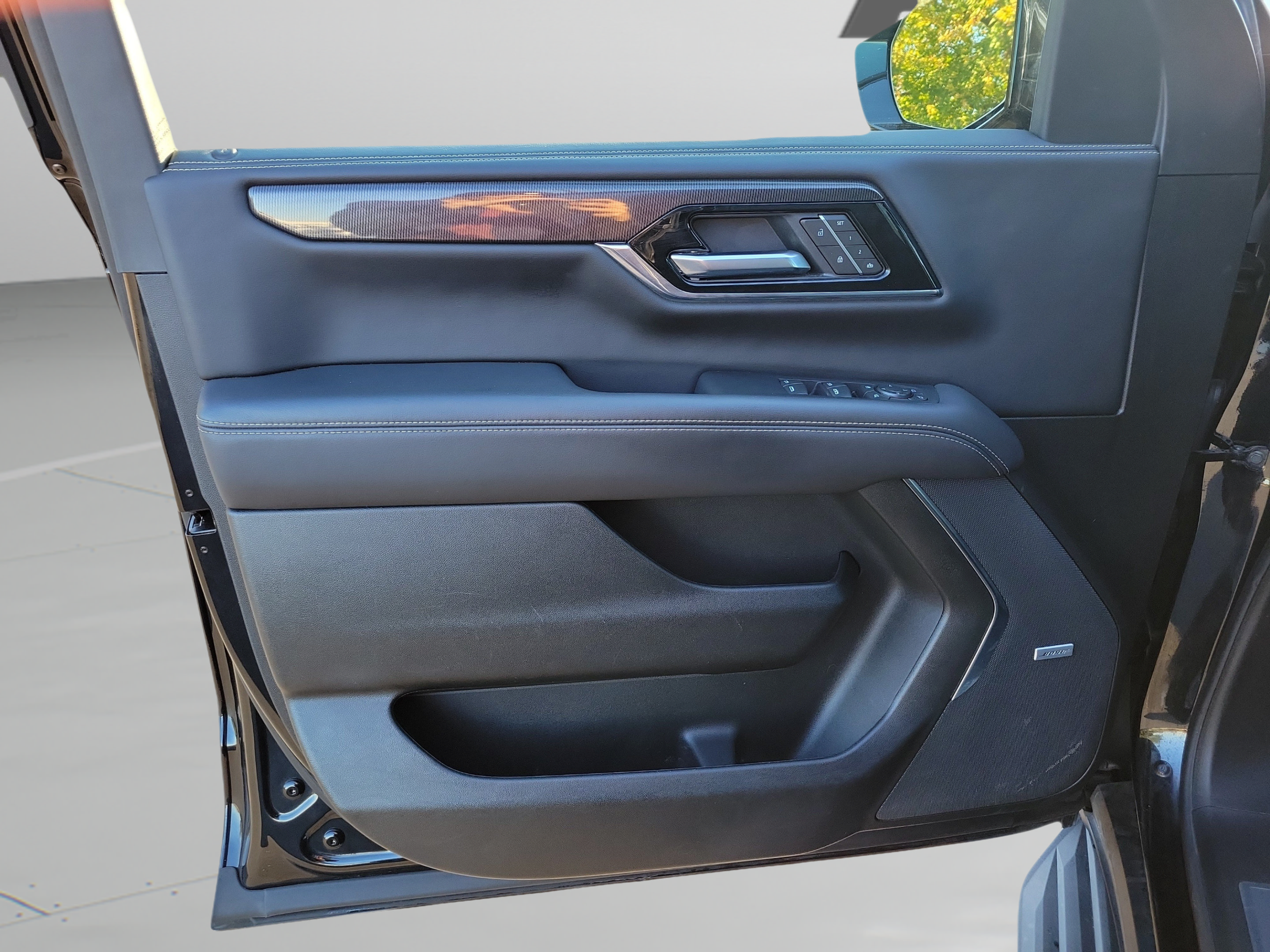 Used 2025 GMC Yukon Elevation AWD/4WD image 19