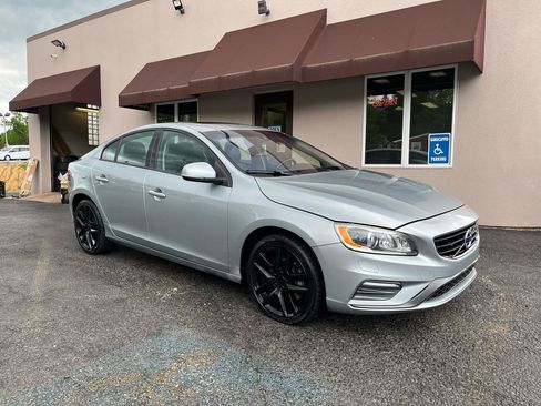 Used 2017 Volvo S60 T5 Dynamic w/ Vision Package AWD/4WD image 3