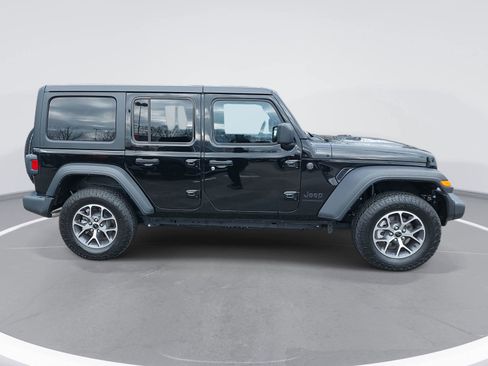 Used 2024 Jeep Wrangler Sport S image 4