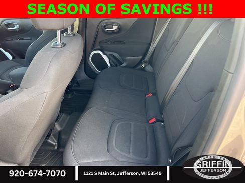 Used 2019 Jeep Renegade Latitude w/ Cold Weather Group image 15