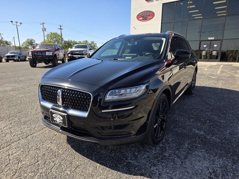 Used 2021 Lincoln Nautilus Reserve w/ Equipment Group 201A image 3