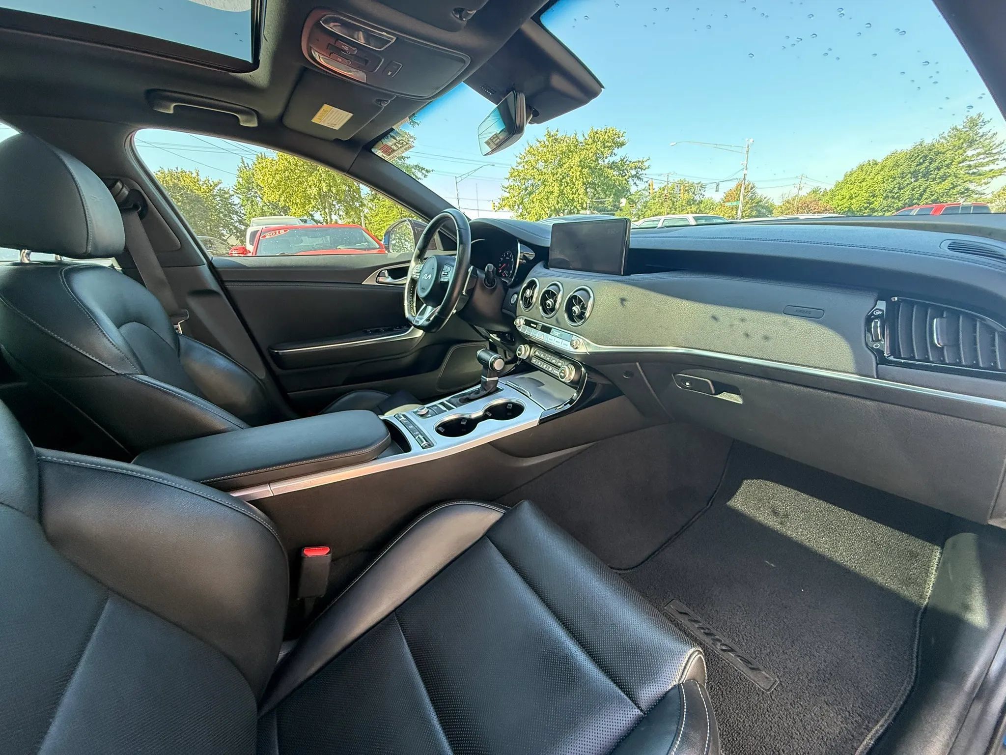 Used 2022 Kia Stinger GT1 AWD/4WD image 12