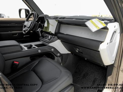 New 2026 Land Rover Defender 130 X-Dynamic SE AWD/4WD image 12