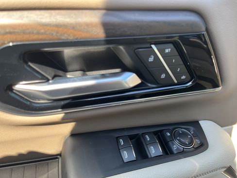 New 2026 GMC Yukon Denali w/ Sun & Power Step Package AWD/4WD image 18